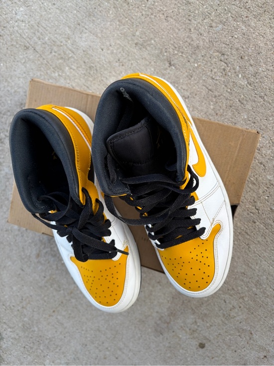 Jordan Shoes - Jordan Black High-Top Sneakers